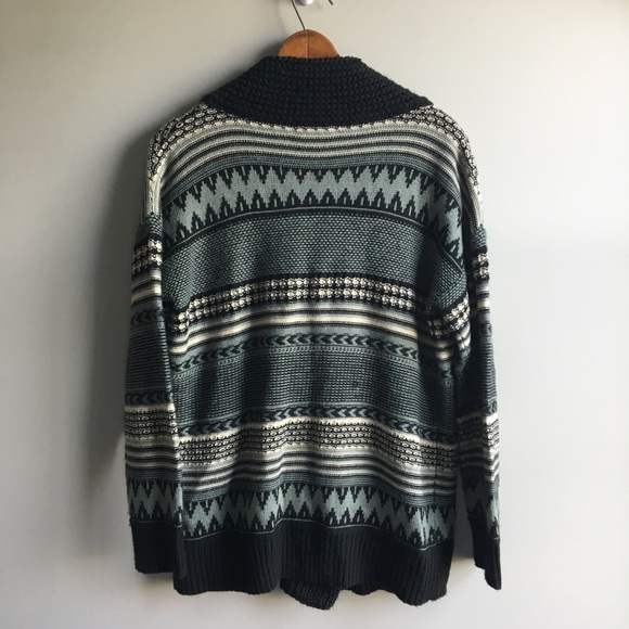 ⚪ 3/$15 Forever 21 teal & black aztec patterned - Picture 9 of 14